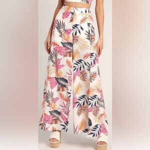 Lulus NWT Views of Vacation White Multi Floral Pants Size Small